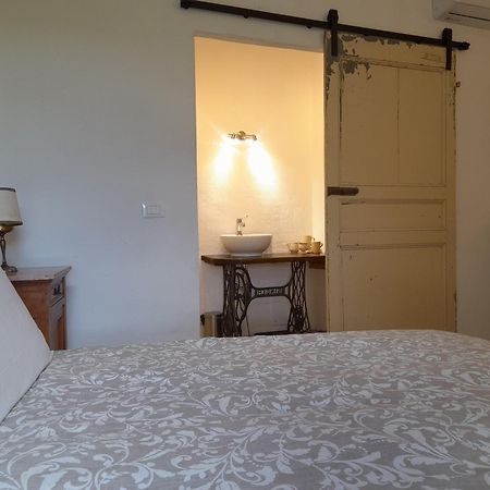 Madama Langa Country House con piscina nelle vigne Montelupo Albese Esterno foto