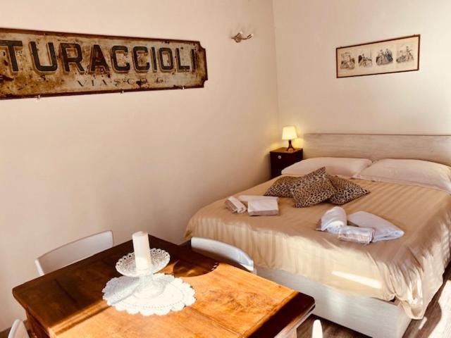 Madama Langa Country House con piscina nelle vigne Montelupo Albese Esterno foto