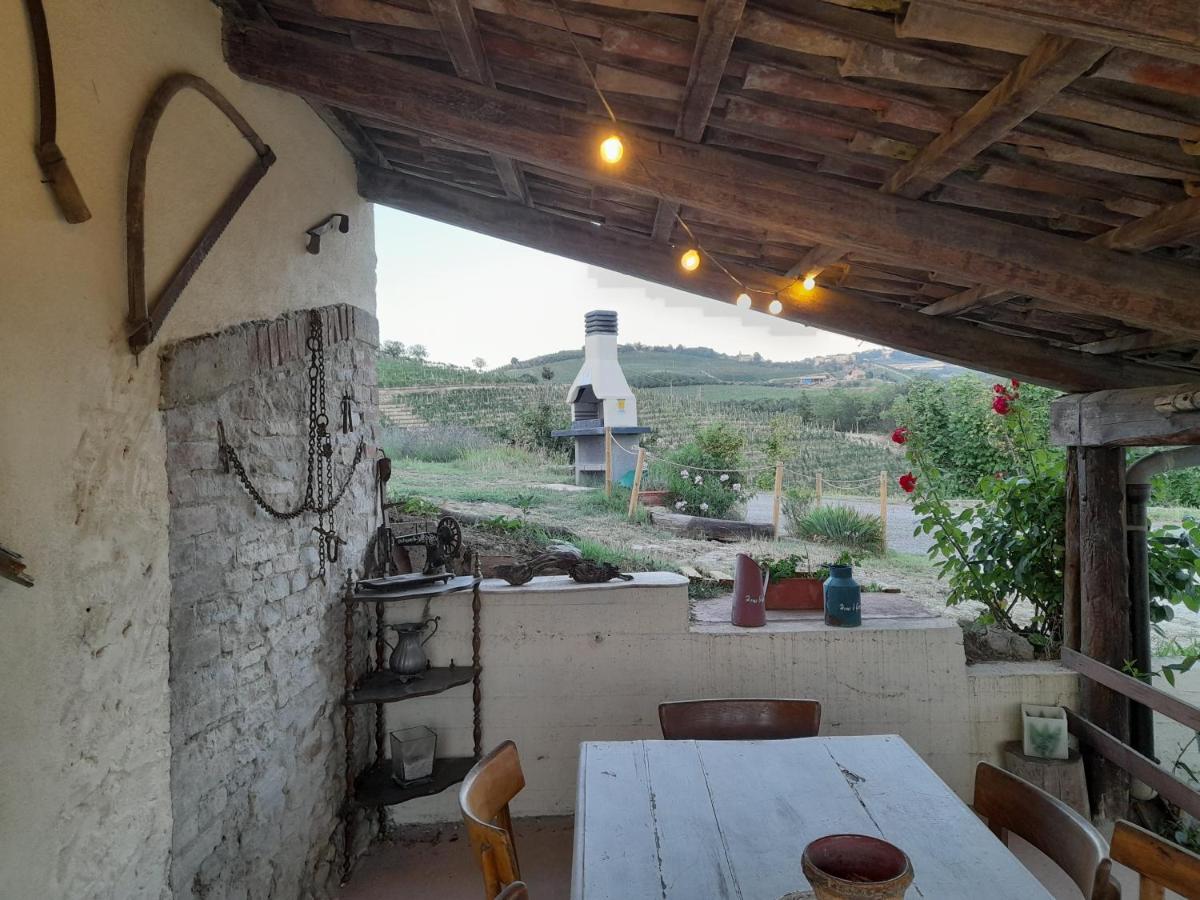 Madama Langa Country House con piscina nelle vigne Montelupo Albese Esterno foto