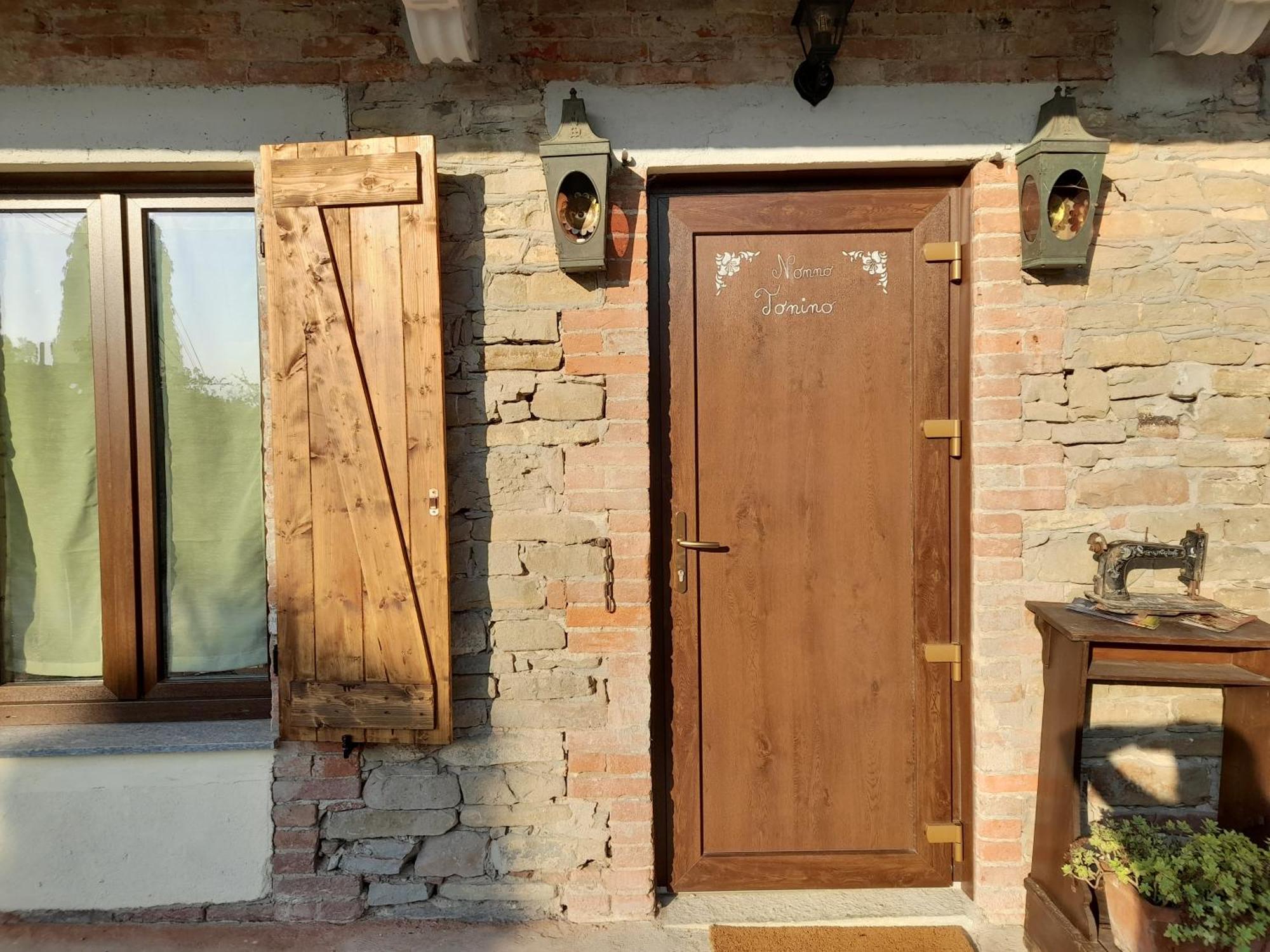 Madama Langa Country House con piscina nelle vigne Montelupo Albese Esterno foto