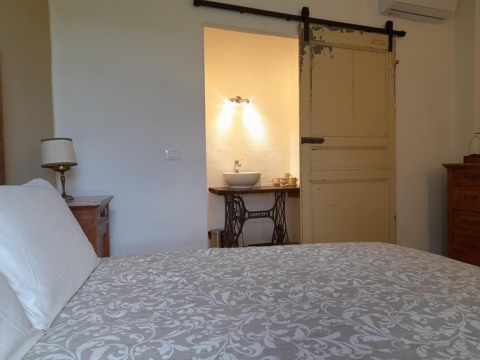 Madama Langa Country House con piscina nelle vigne Montelupo Albese Esterno foto