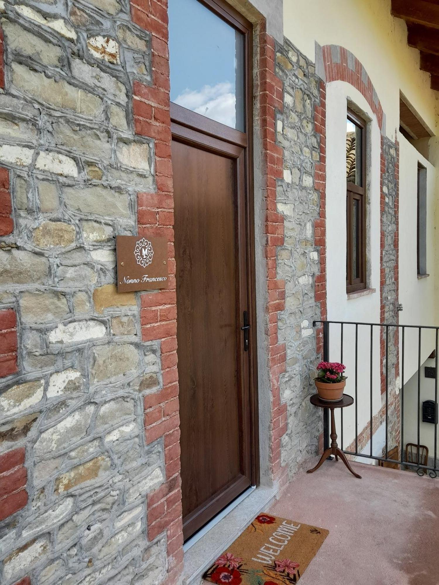 Madama Langa Country House con piscina nelle vigne Montelupo Albese Esterno foto